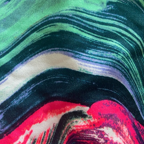 UNDER ARMOUR workout shorts - Picture 3 of 3